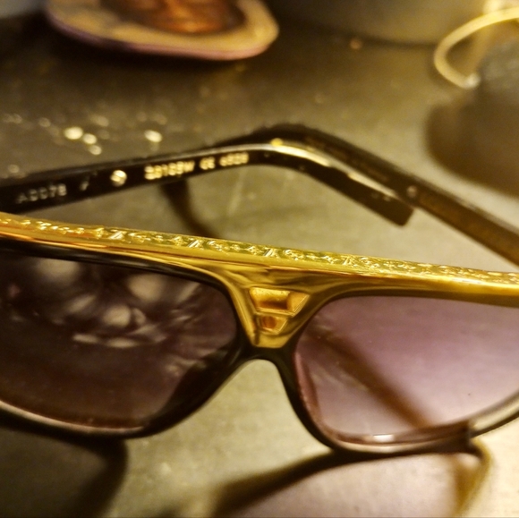 Louis Vuitton evidence woman sunglasses 100%authentic. Reat shape - Picture 10 of 10